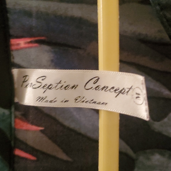 Blouse - Picture 2 of 4